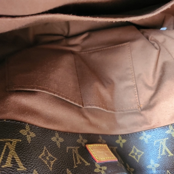 HOBO TYPE LEATHER BAG BY LOUIS VUITTON - Picture 2 of 11